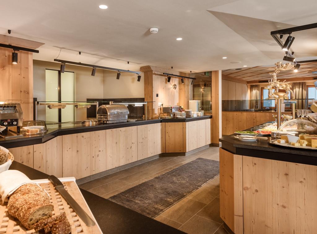 Hotel Post Sport- Und Wellness Samnaun Buitenkant foto